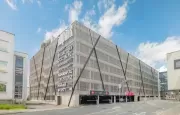 Fassade des Einkaufszentrums Aupark Hradec Králové 